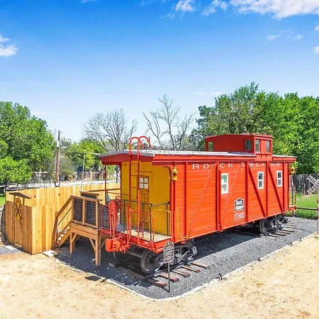 Villa Caboose On The Square